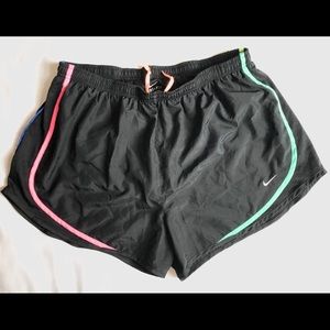 Women’s Loose Nike Shorts Black with Quad Color XL
